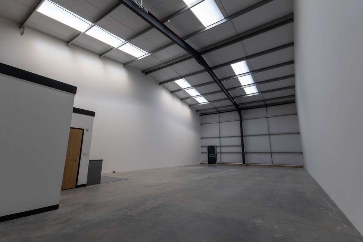 Industrial Unit in Loughborough - photo 2