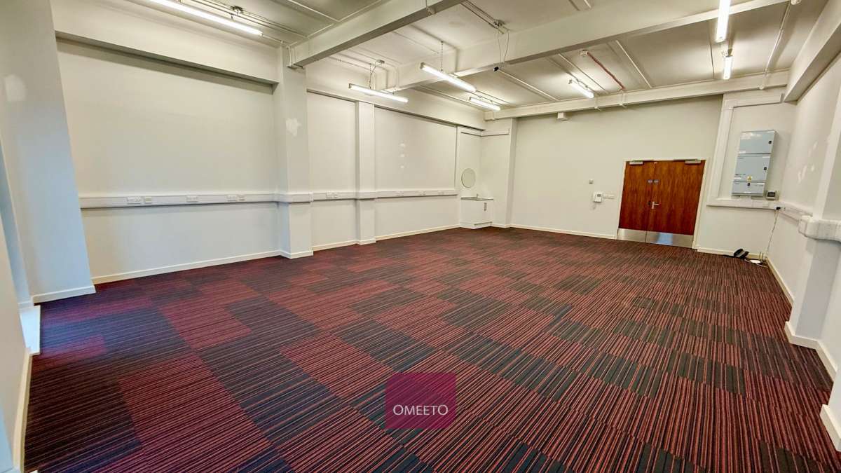 Office in Bolsover - photo 3