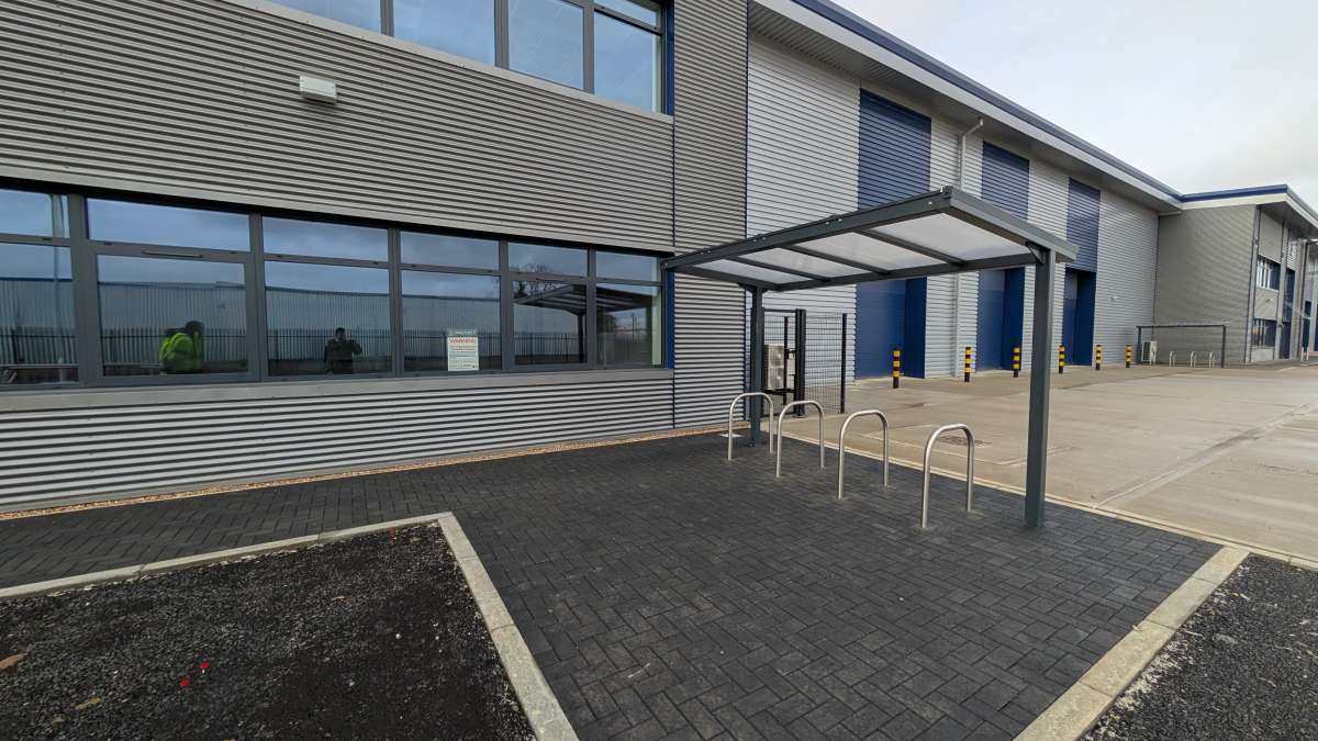 Industrial Unit in Bournemouth - photo 3