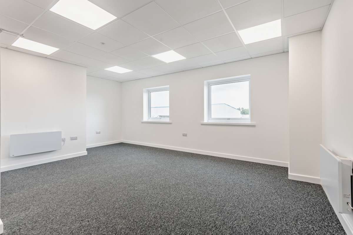 Industrial Unit in Bournemouth - photo 4