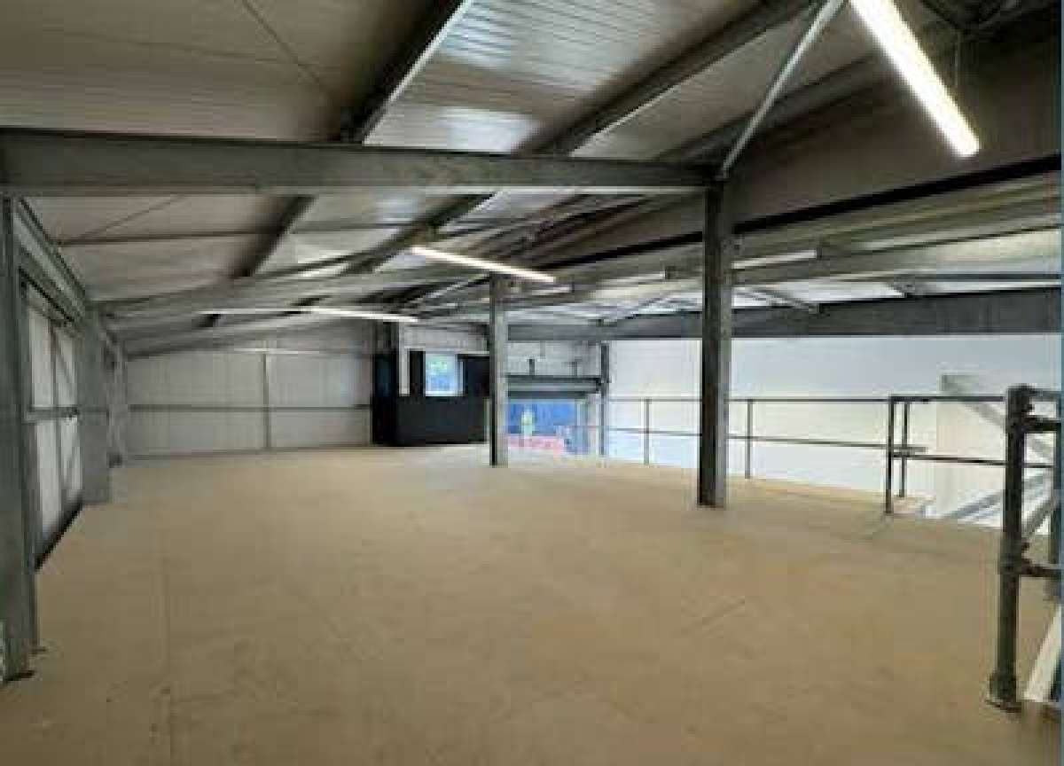 Industrial Unit in Eastleigh - photo 4