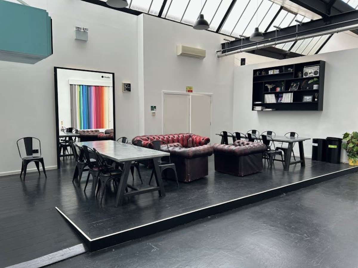 Industrial Unit in Tottenham - photo 2