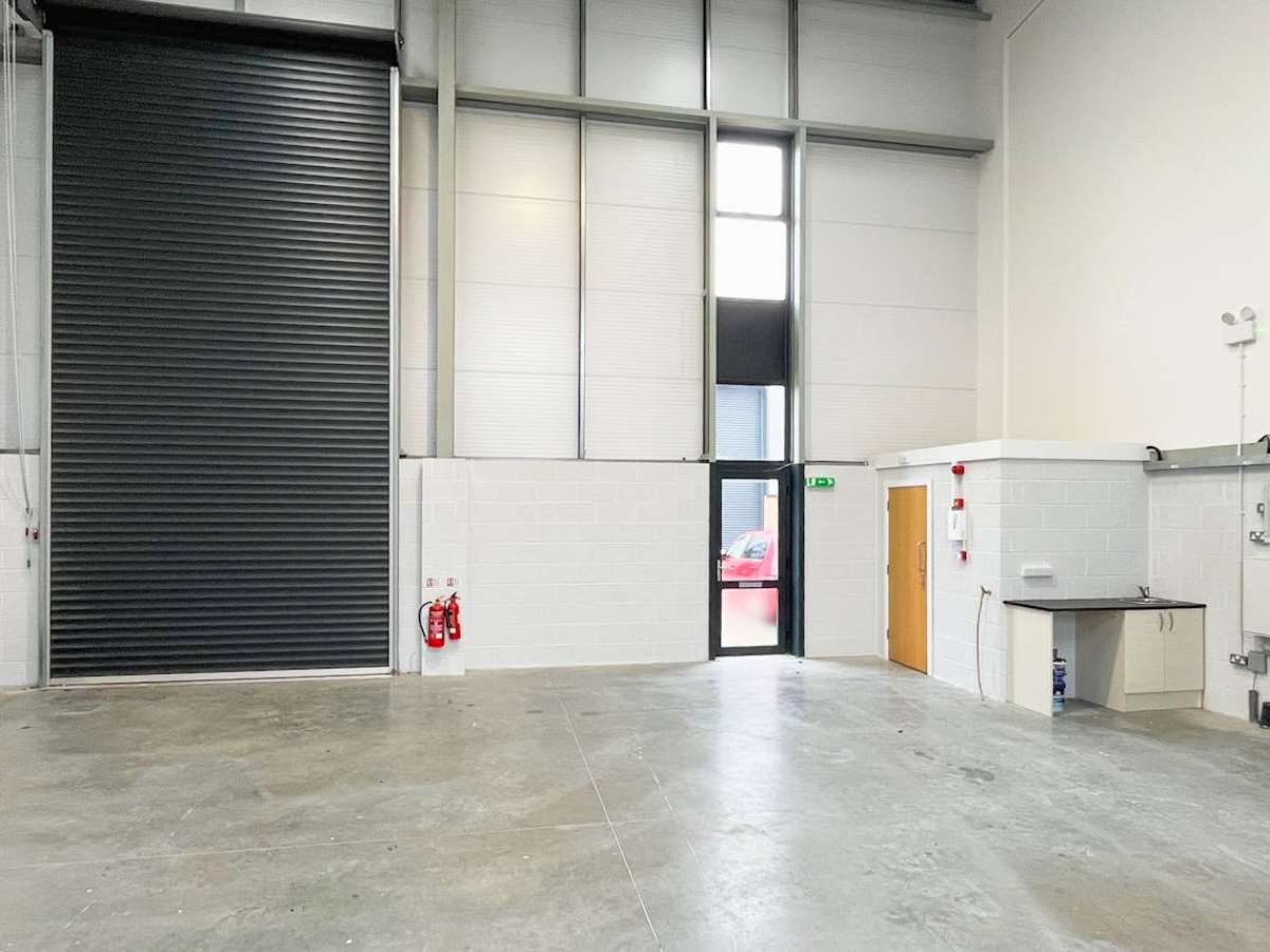 Industrial Unit in Wimborne - photo 3