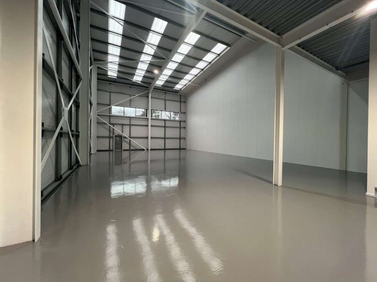 Industrial Unit in Havant - photo 2