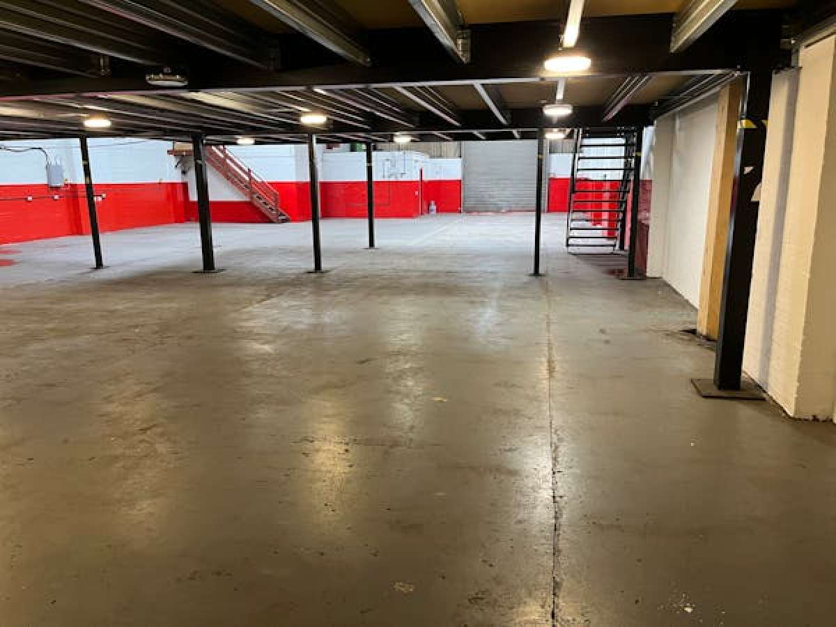 Industrial Unit in Warwick - photo 2