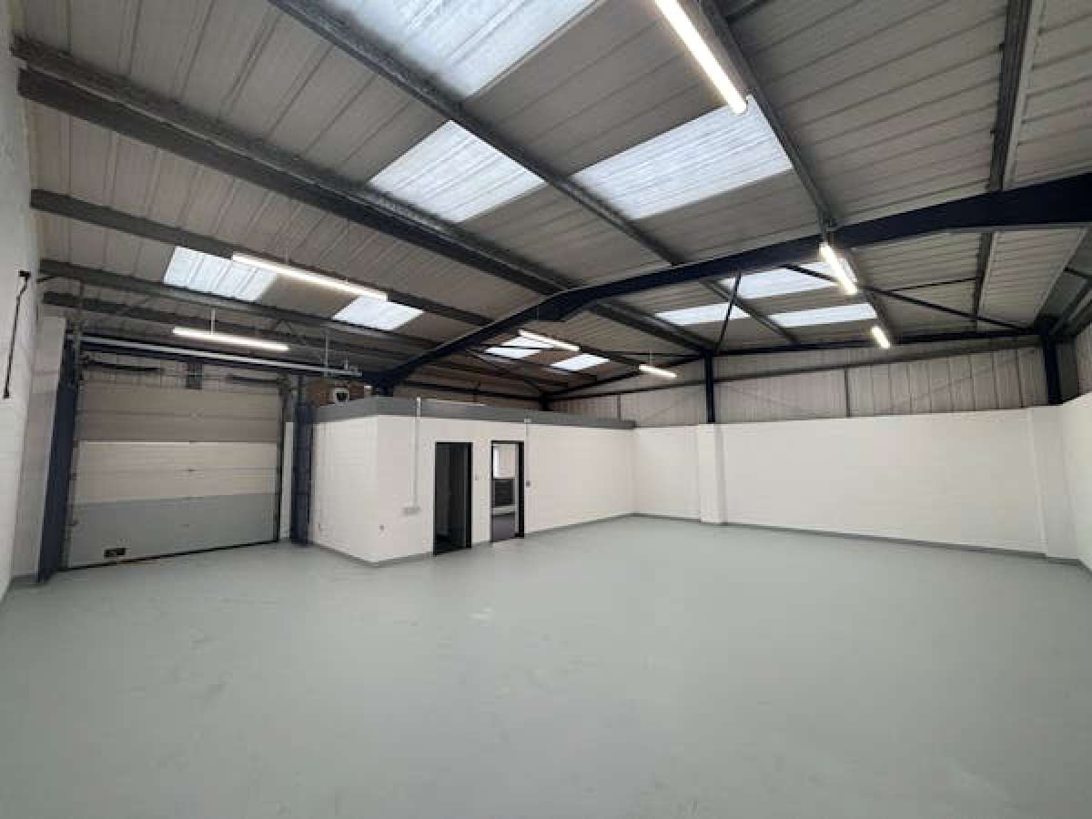 Industrial Unit in Bromsgrove - photo 2