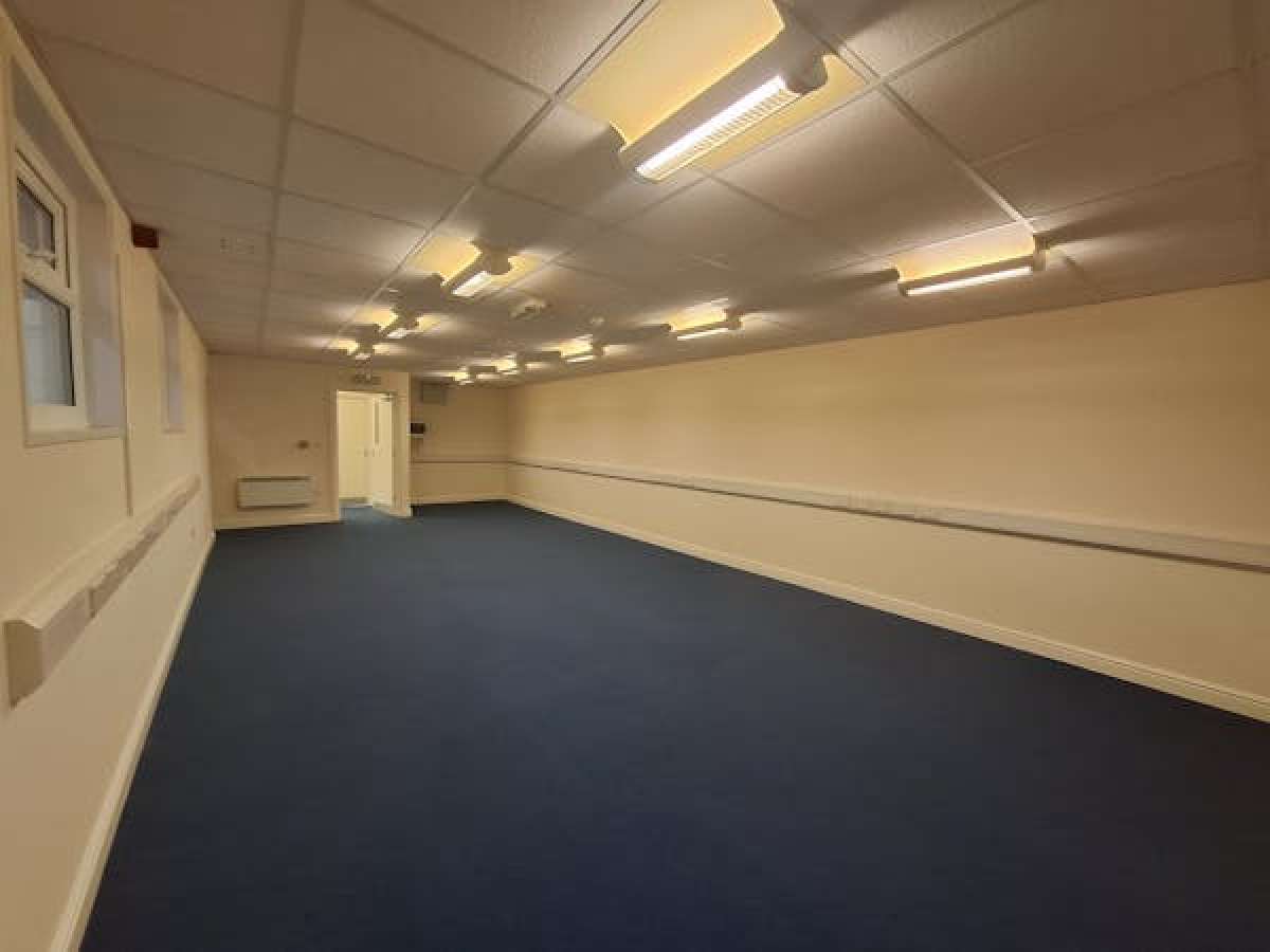 Industrial Unit in Droitwich - photo 4