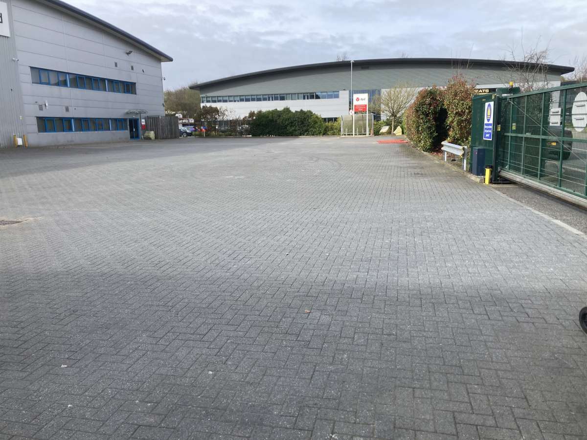 Industrial Unit in Sittingbourne - photo 2