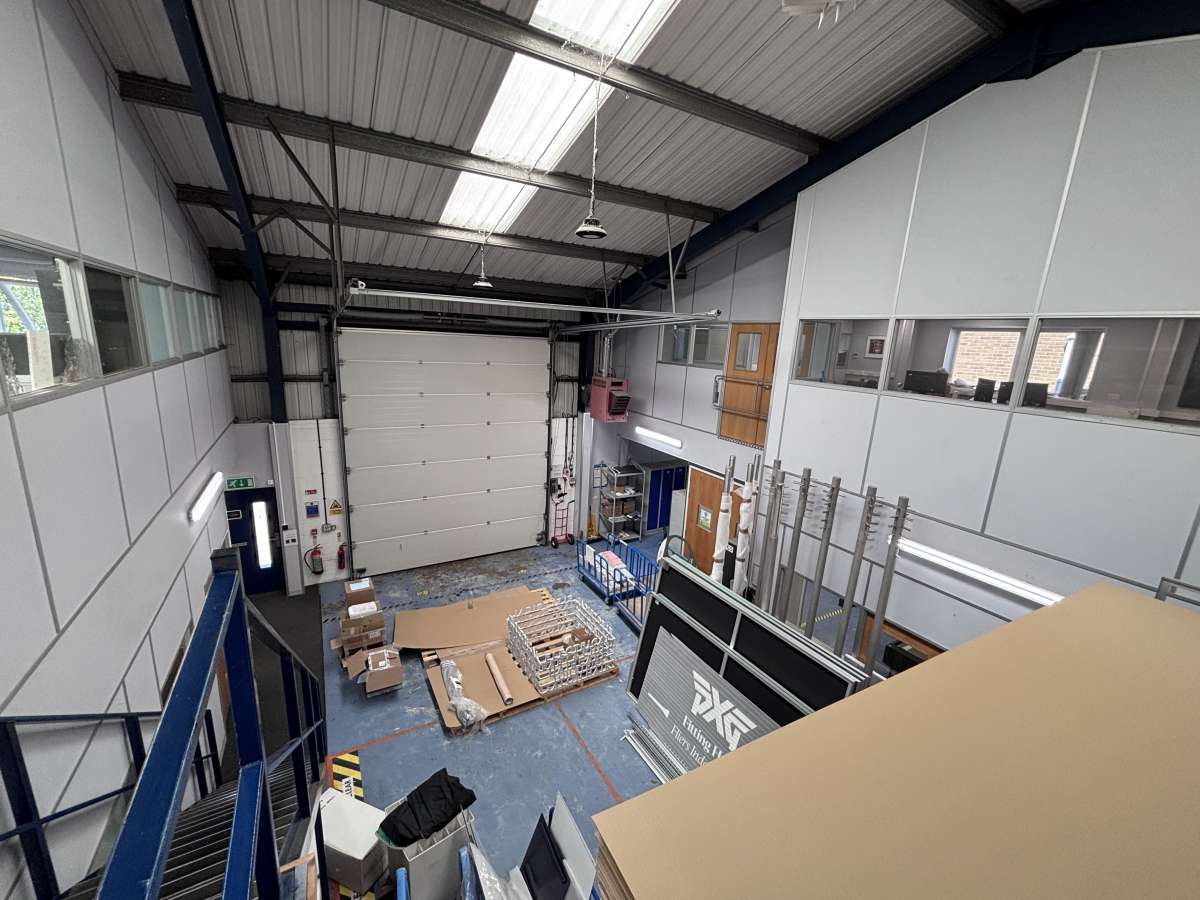 Industrial Unit in Telford Way Industrial Estate - photo 2