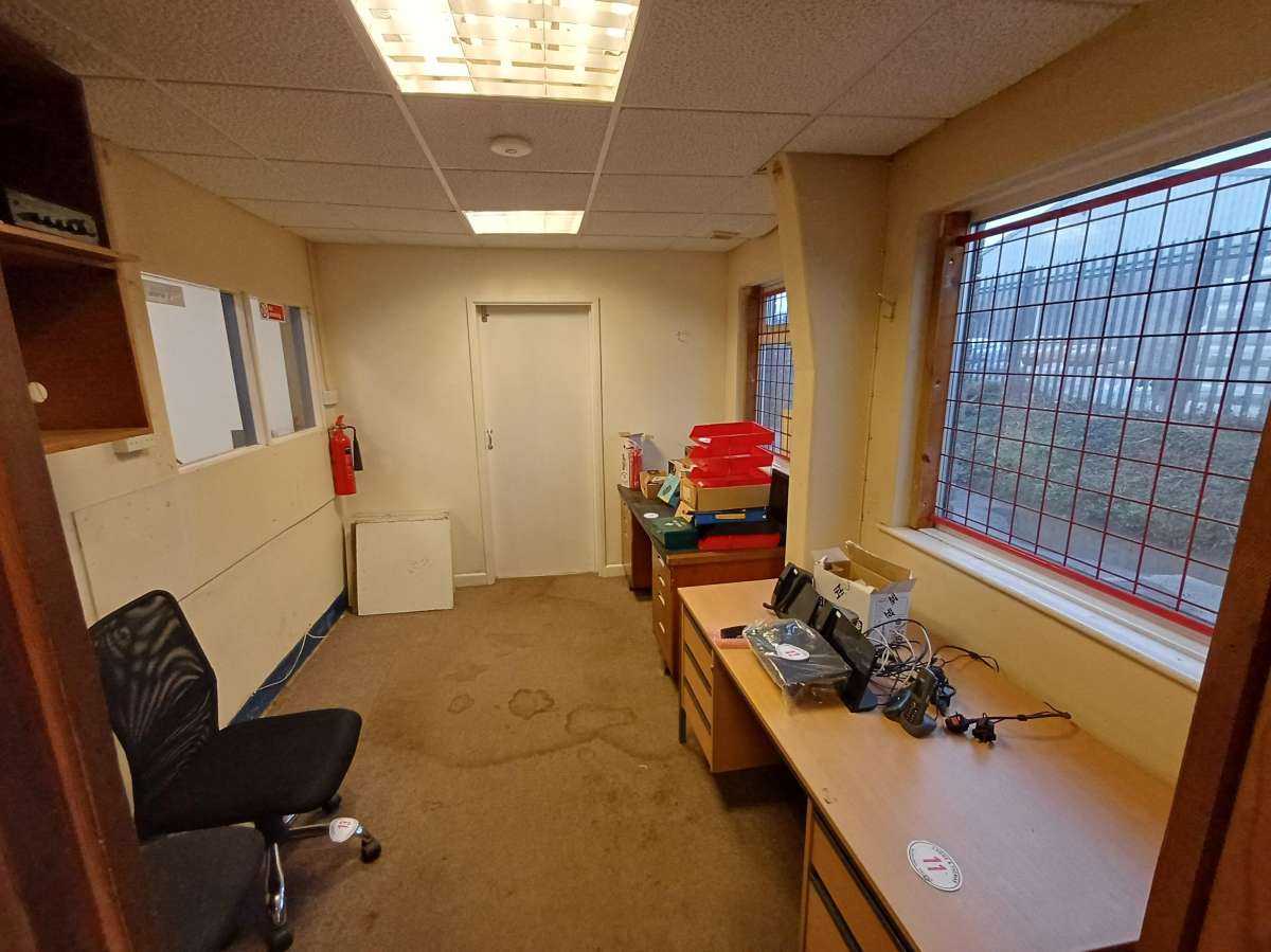 Industrial Unit in Helston - photo 4