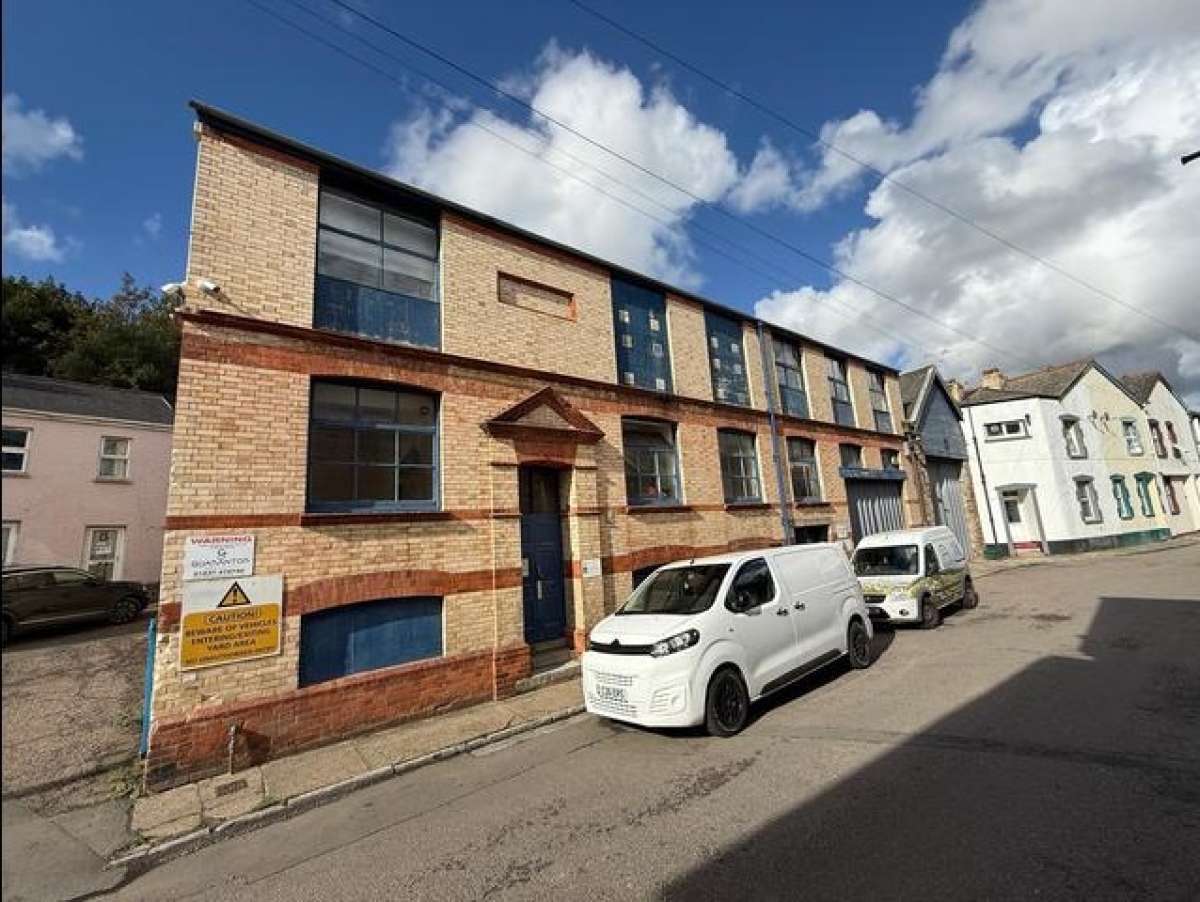 Industrial Unit in Bideford - photo 2