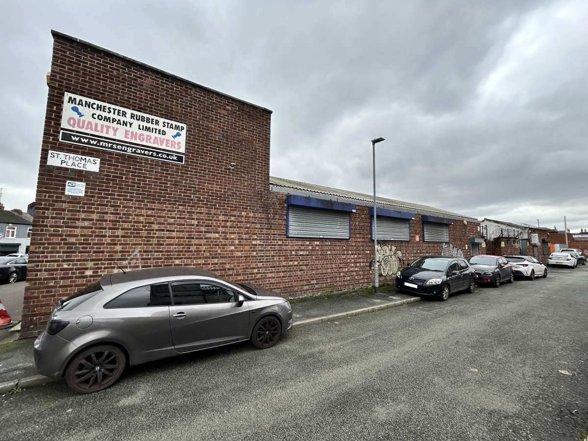 Industrial Unit in Manchester - photo 3