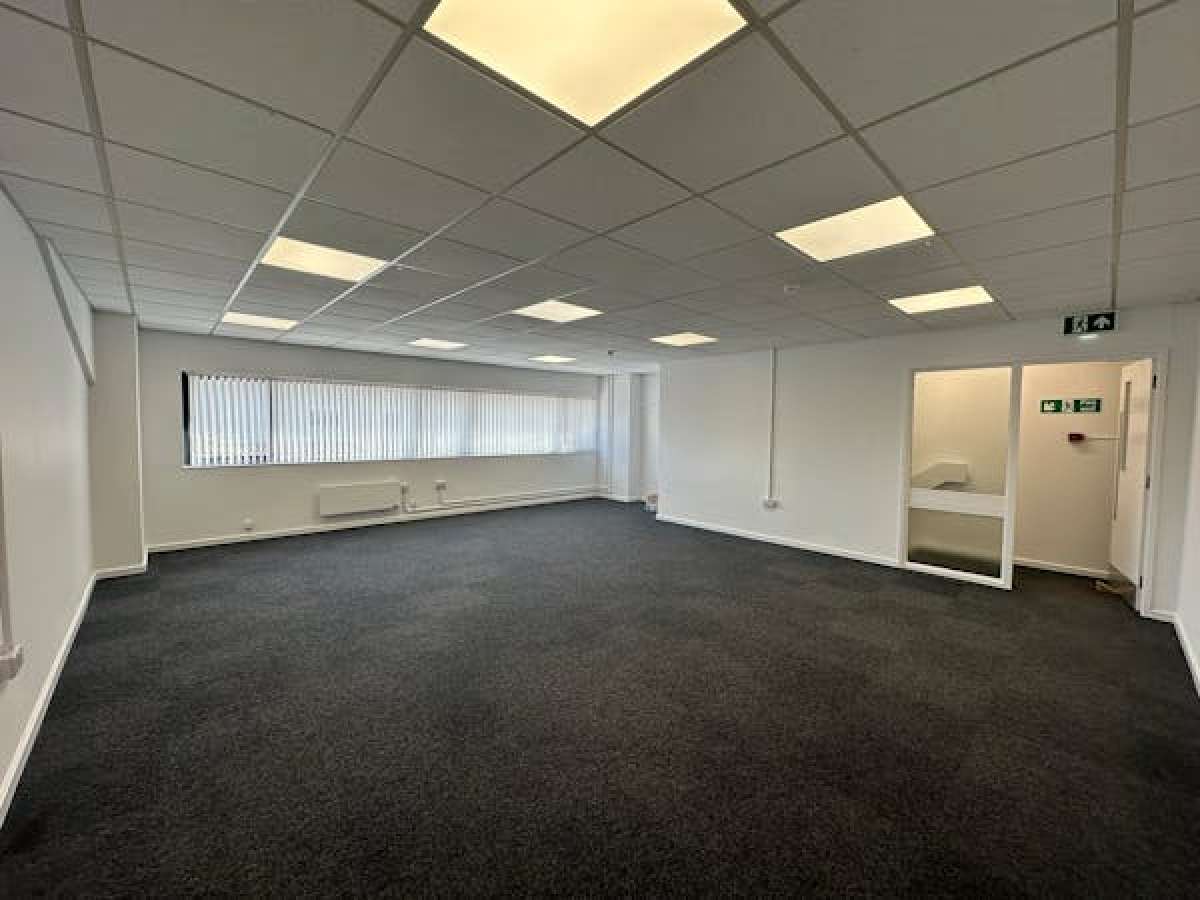 Industrial Unit in Tewkesbury - photo 3