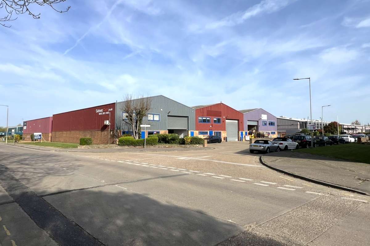 Industrial Unit in Temple Farm Industrial Estate - photo 3