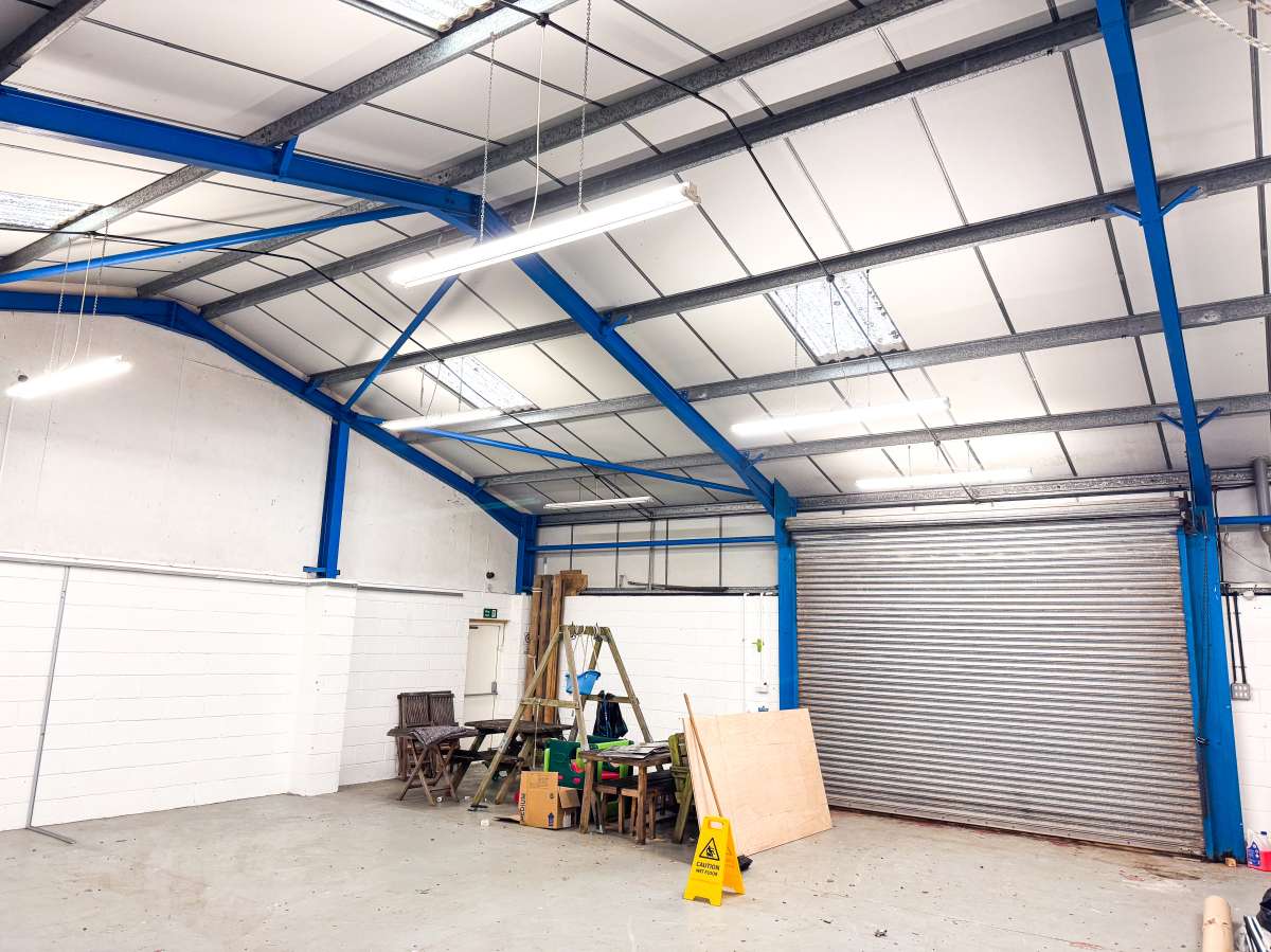 Industrial Unit in Mawgan - photo 3