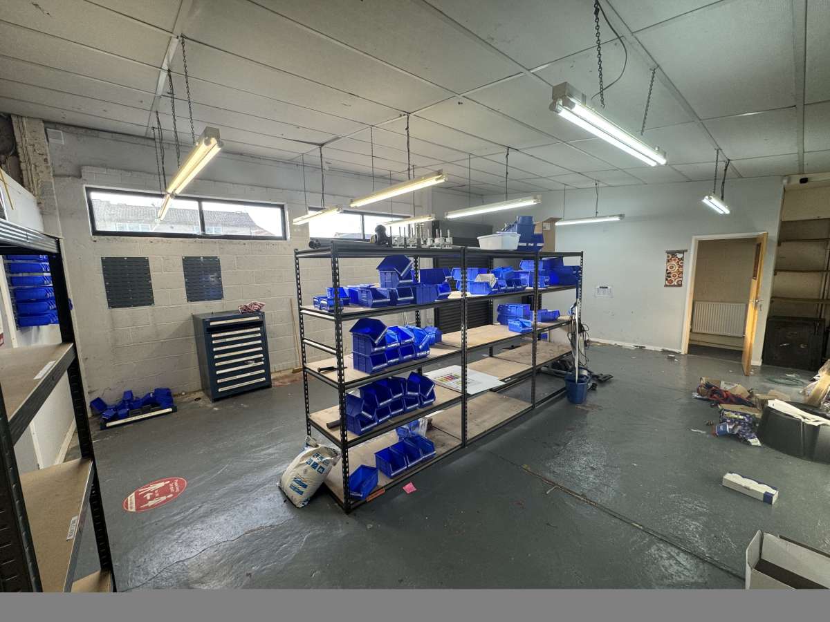 Industrial Unit in Castle Donington - photo 3