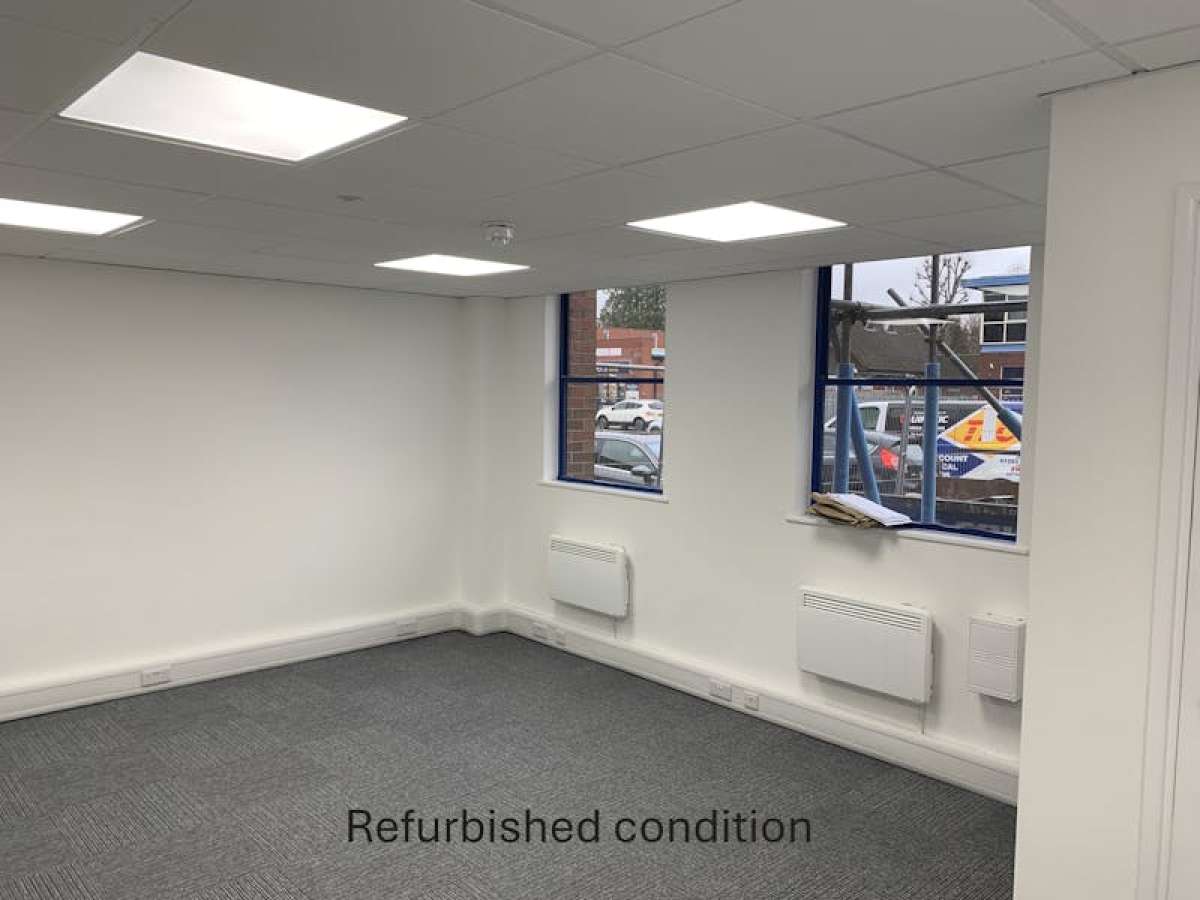 Industrial Unit in Guildford - photo 3