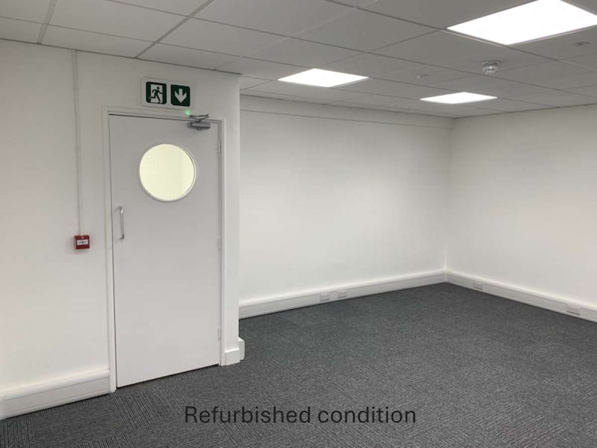 Industrial Unit in Guildford - photo 4