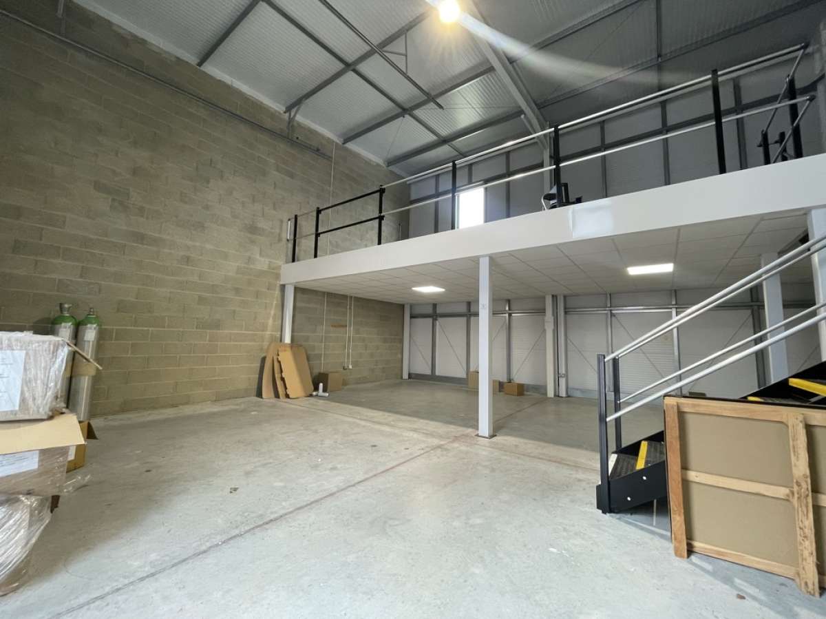 Industrial Unit in Sittingbourne - photo 3