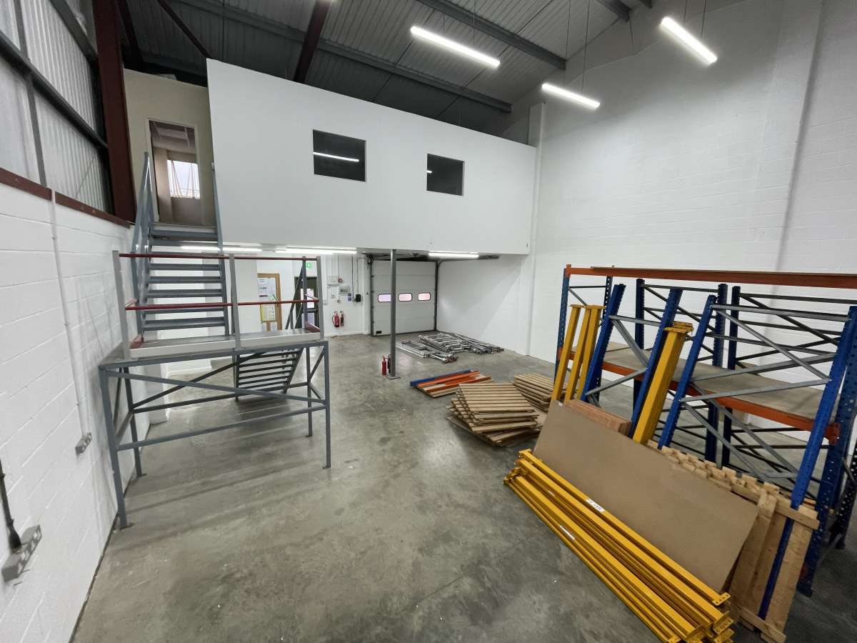 Industrial Unit in Witney - photo 3