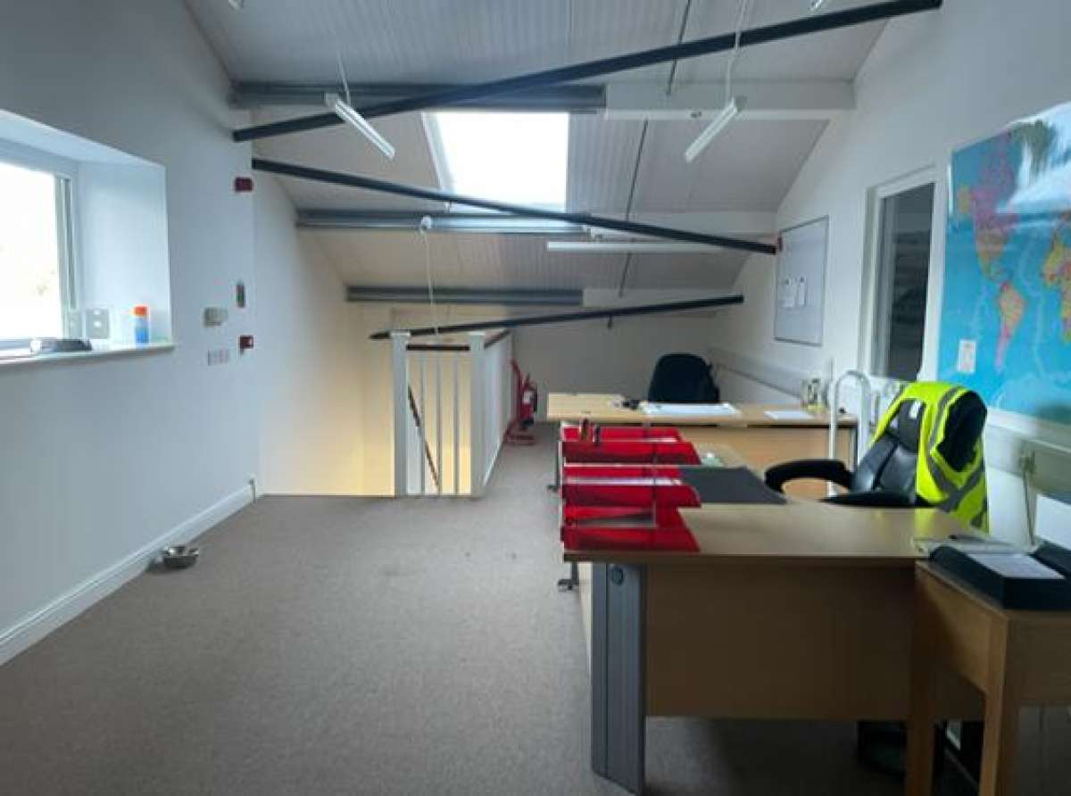 Industrial Unit in Bristol - photo 4