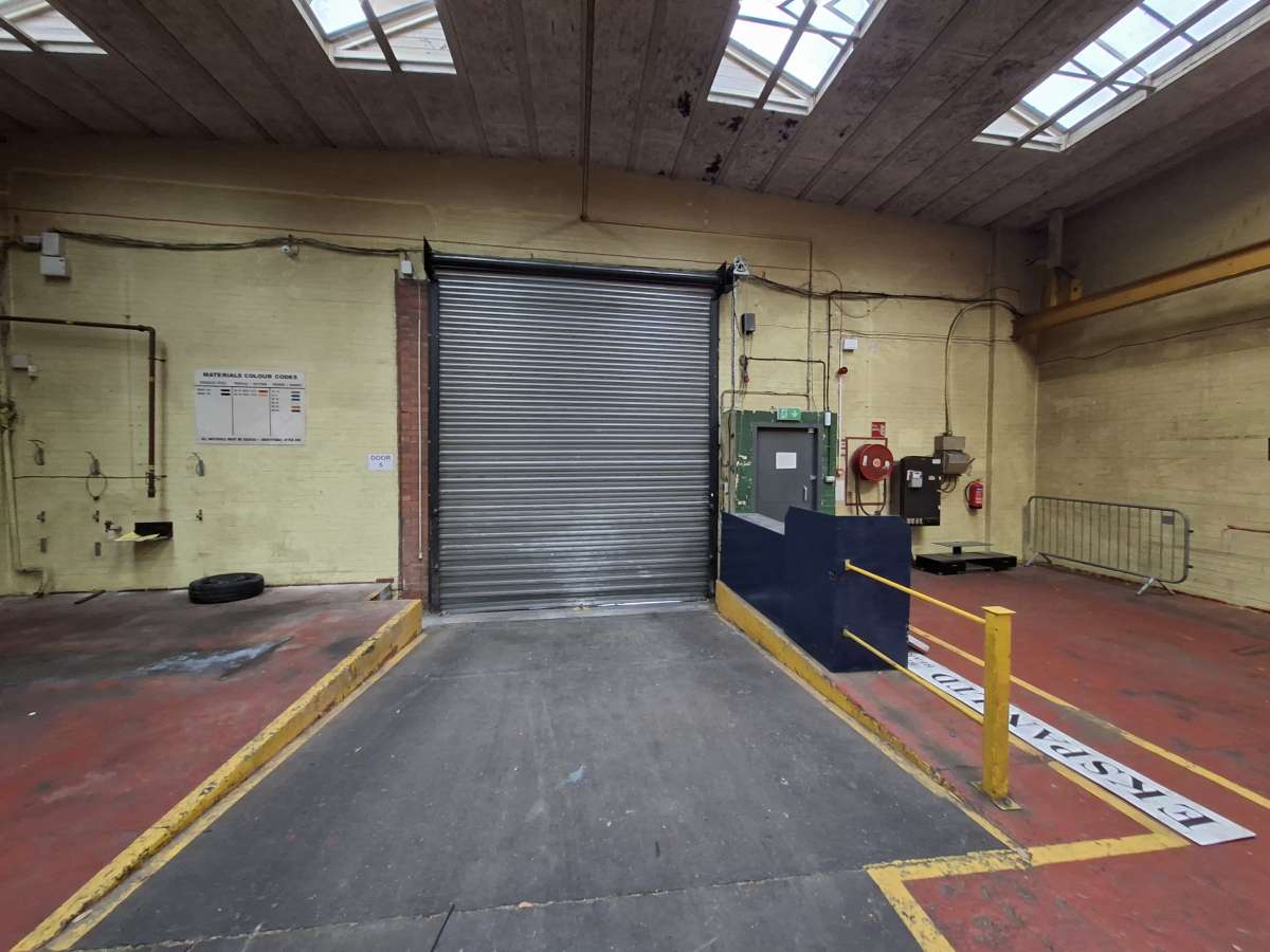 Industrial Unit in Sheffield - photo 2