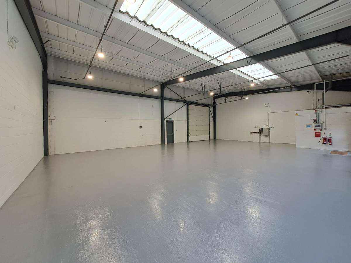 Industrial Unit in Milton Keynes - photo 3