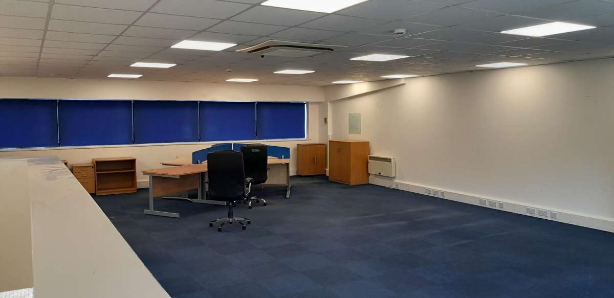 Industrial Unit in Moat Way Orbital Park Sevington - photo 4