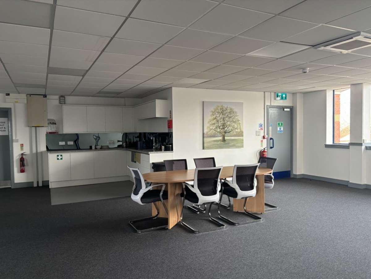 Industrial Unit in Melksham - photo 2