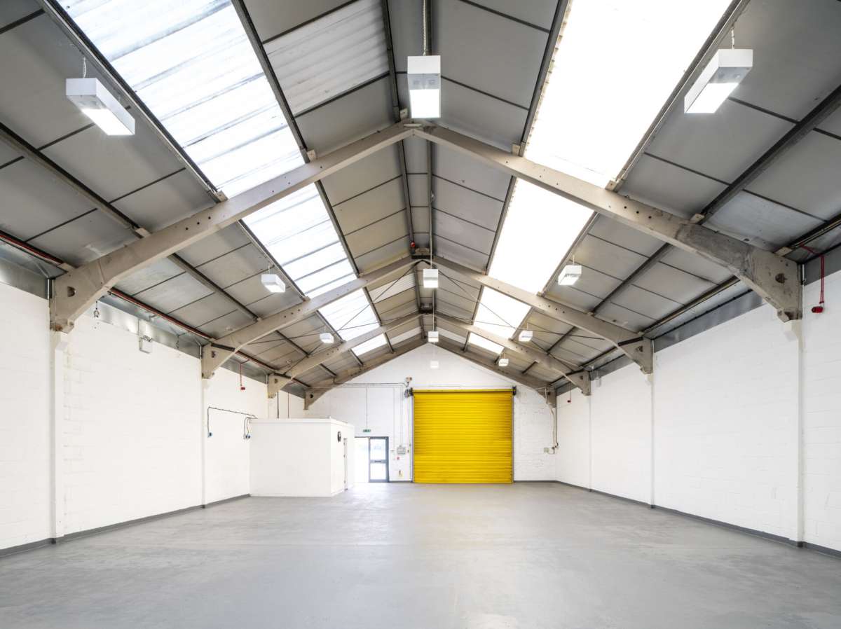 Industrial Unit in London - photo 2