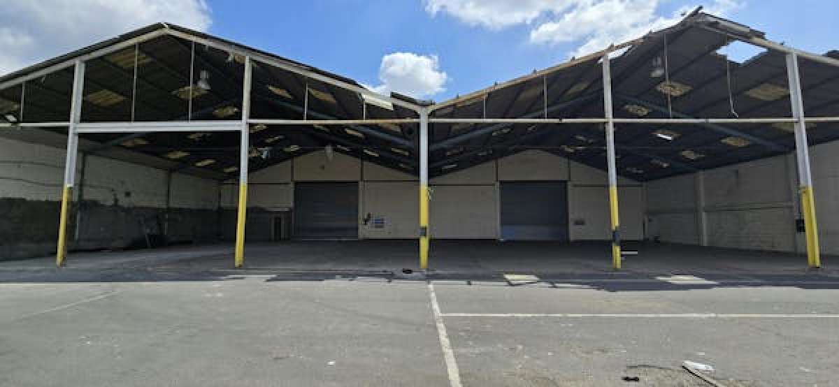 Industrial Unit in Barking - photo 2