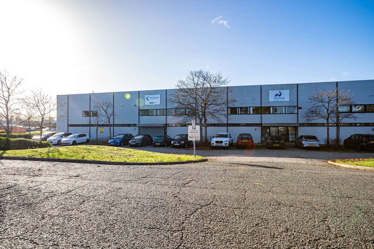 Industrial Unit in Milton Keynes - photo 2