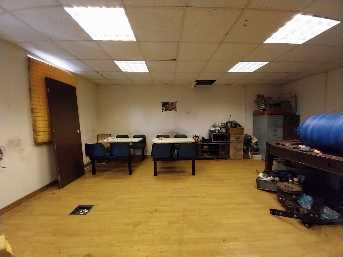 Industrial Unit in Bradford - photo 3