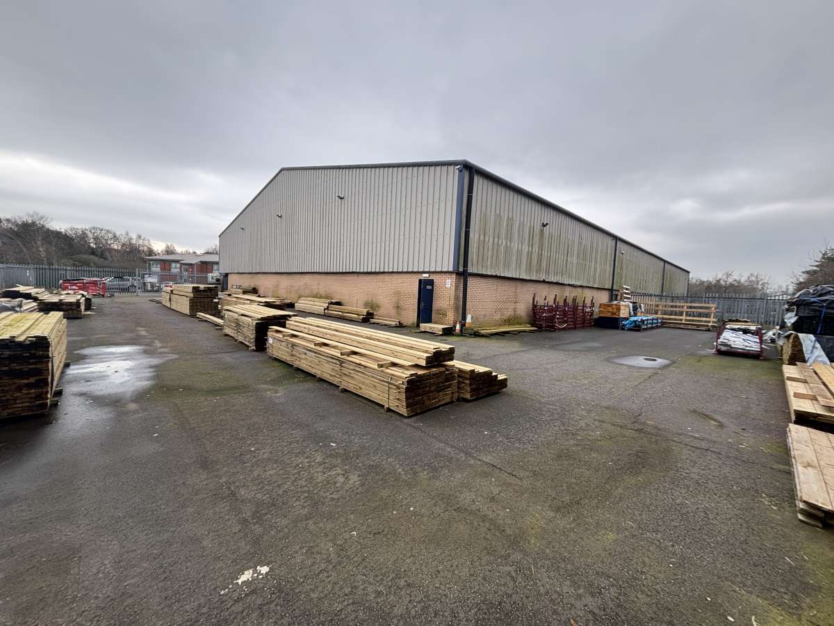 Industrial Unit in Heathhall - photo 3