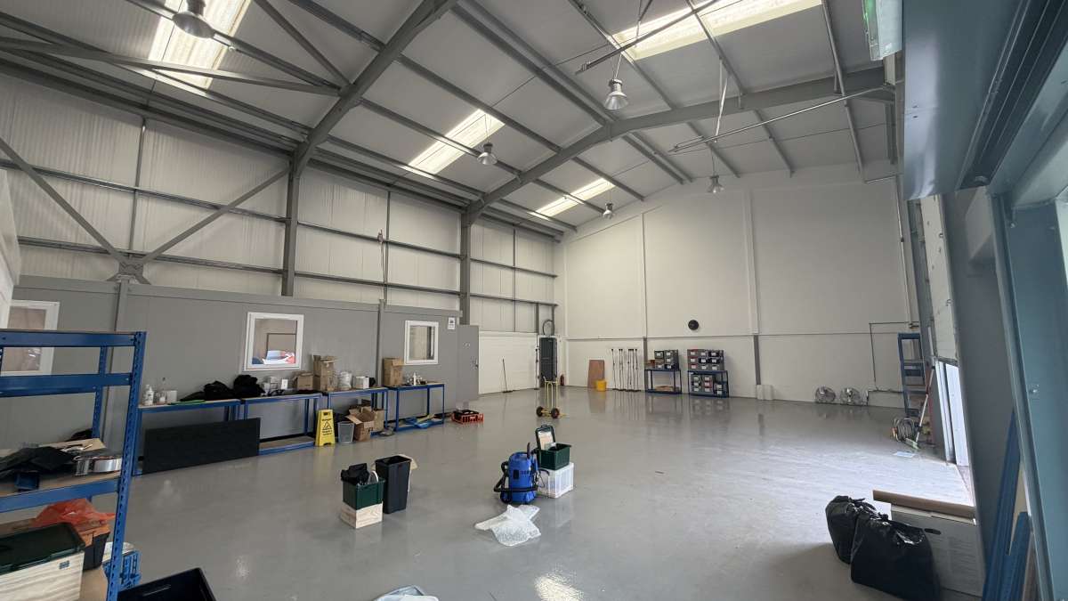 Industrial Unit in Warwick - photo 2