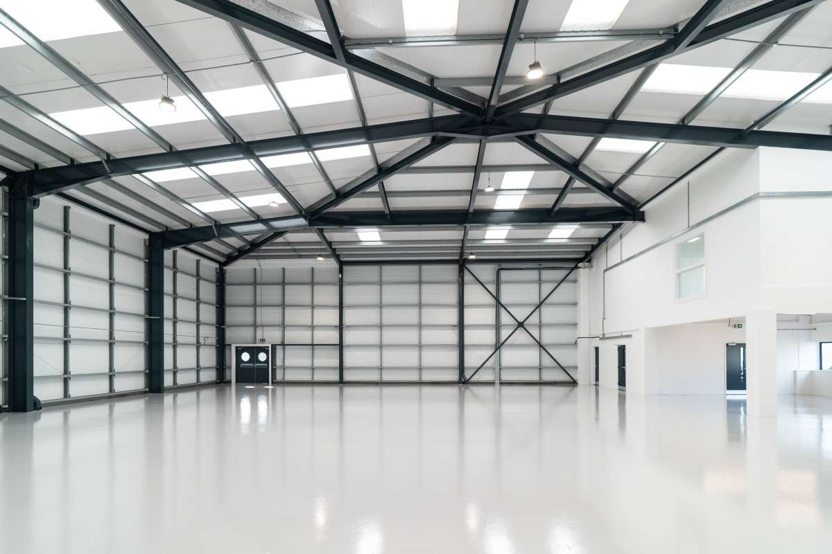 Industrial Unit in London - photo 2