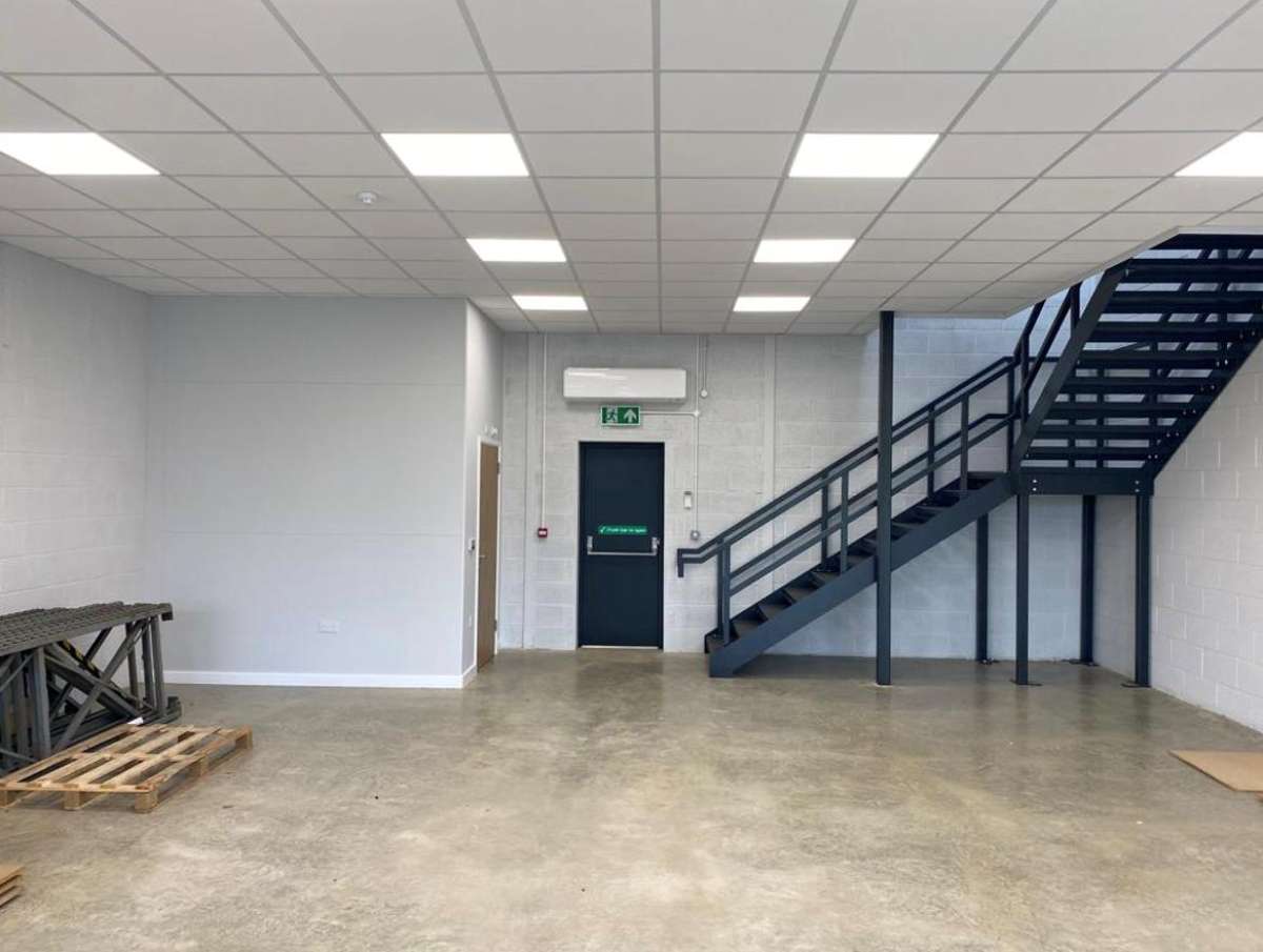 Industrial Unit in Northampton - photo 2