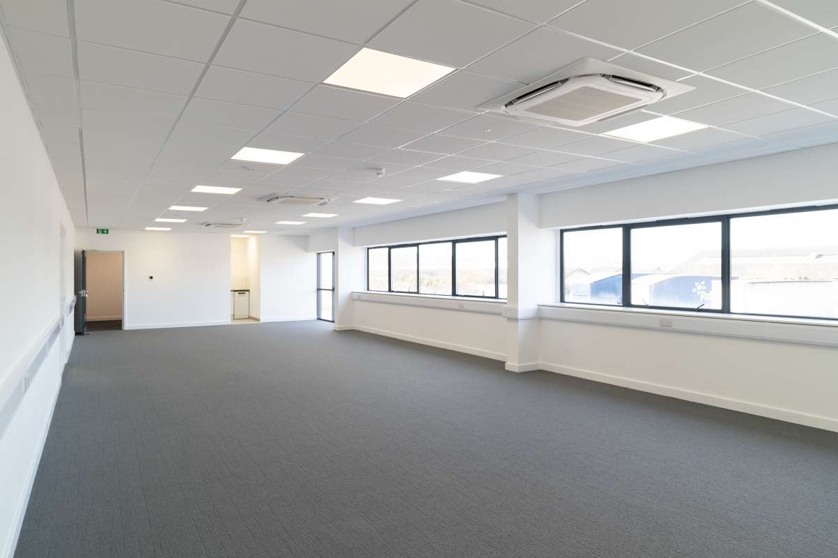 Industrial Unit in London - photo 3