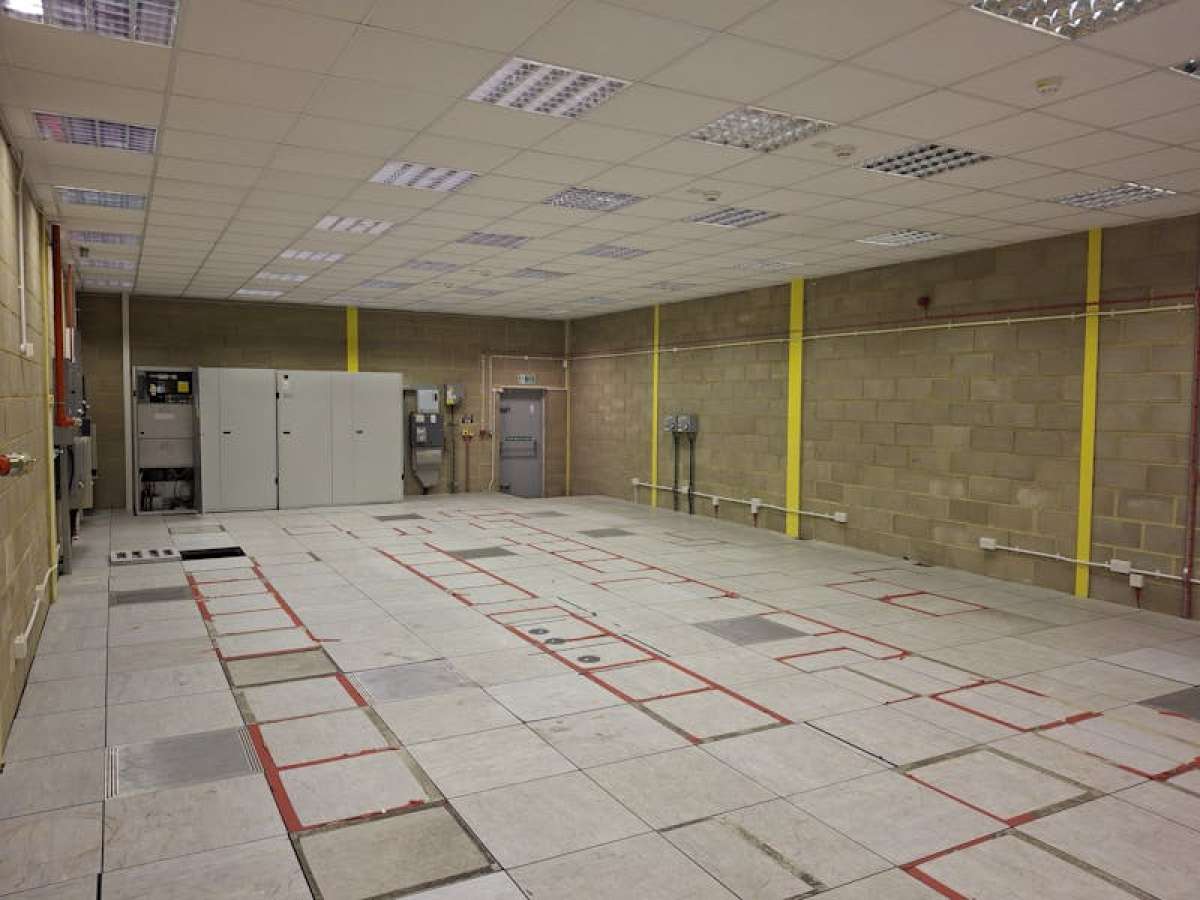 Industrial Unit in Bracknell - photo 2