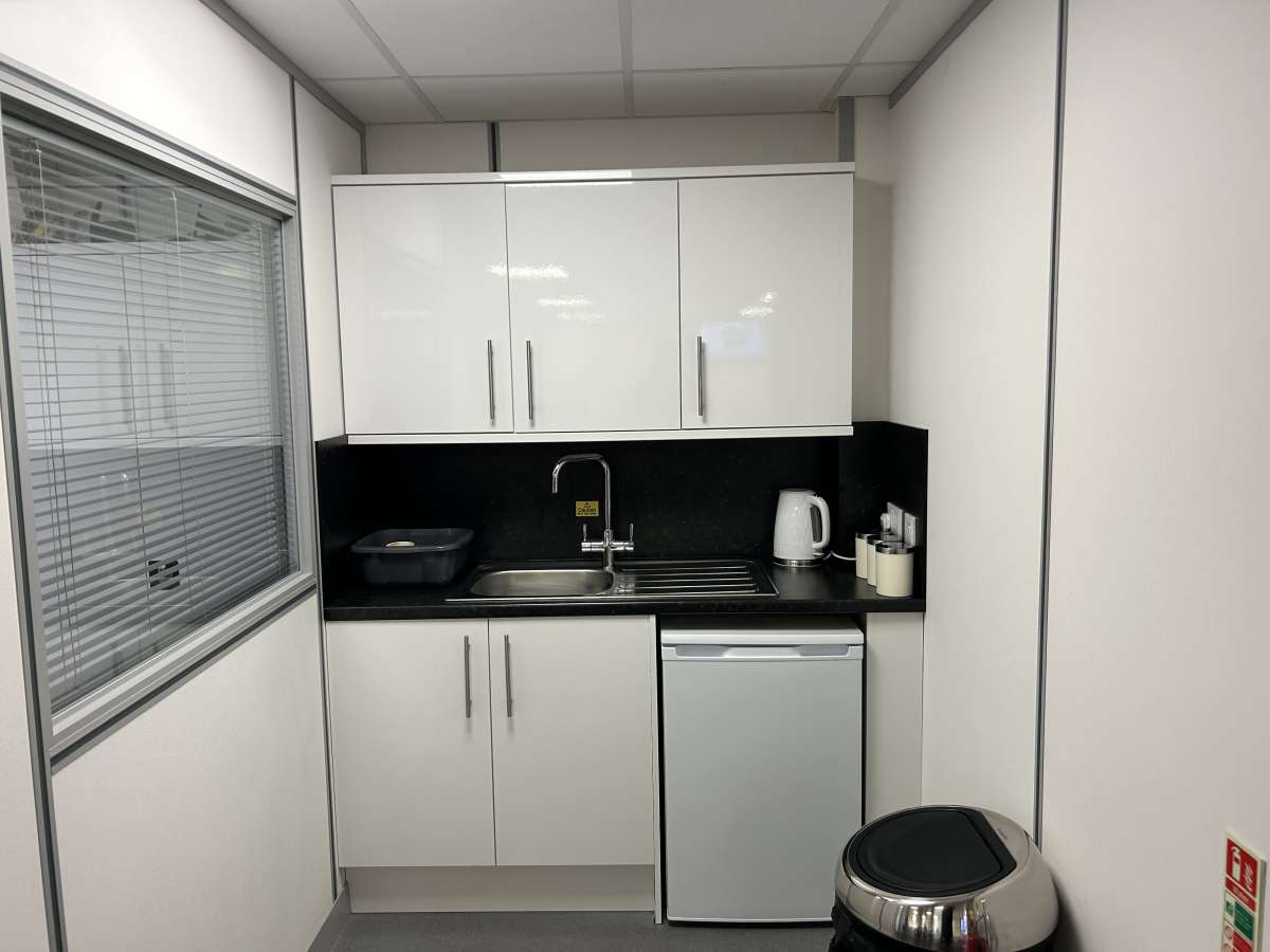 Industrial Unit in Plymouth - photo 3