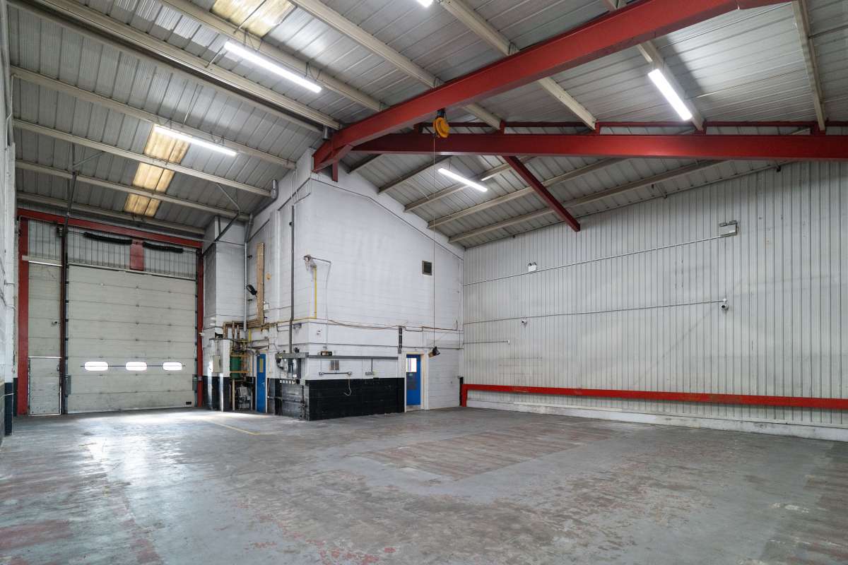 Industrial Unit in Guildford - photo 2
