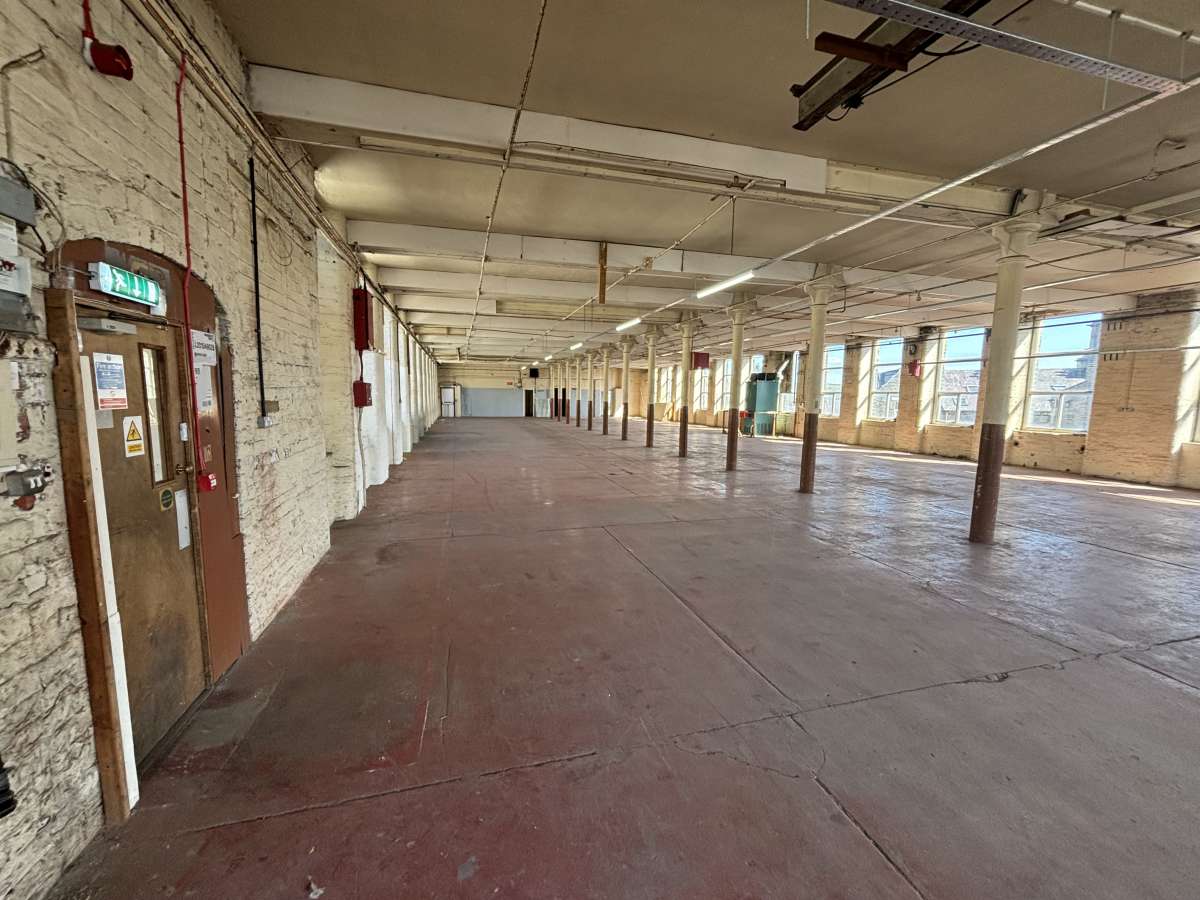 Industrial Unit in Halifax - photo 2