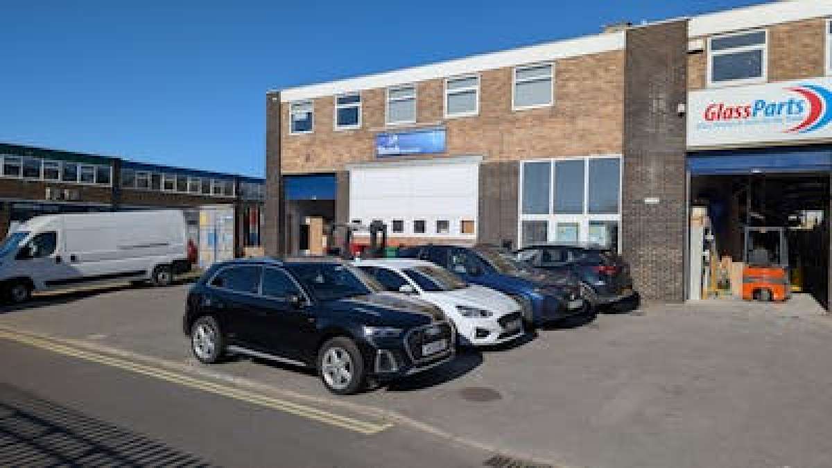 Industrial Unit in Southampton - photo 2