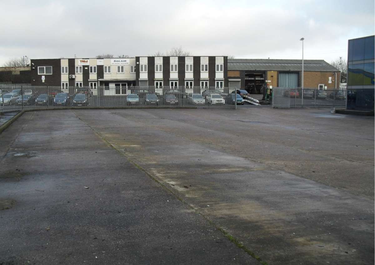Industrial Unit in West Bromwich - photo 4