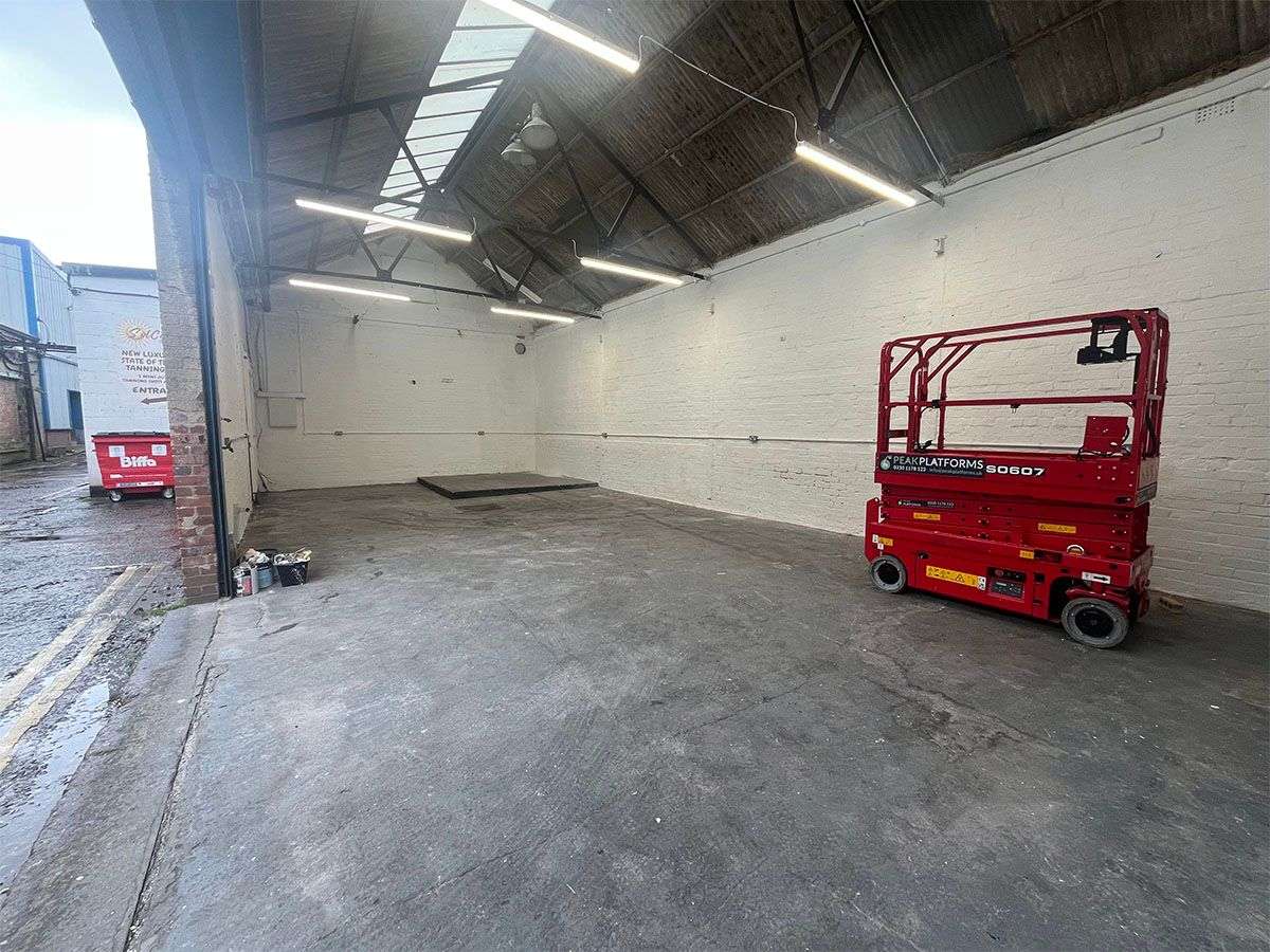 Industrial Unit in Liverpool - photo 3