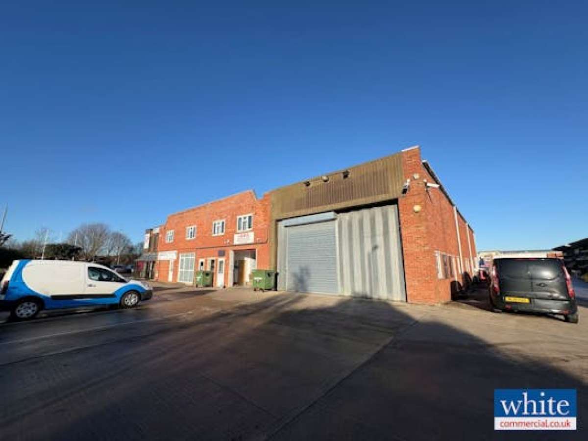 Industrial Unit in Bicester - photo 2