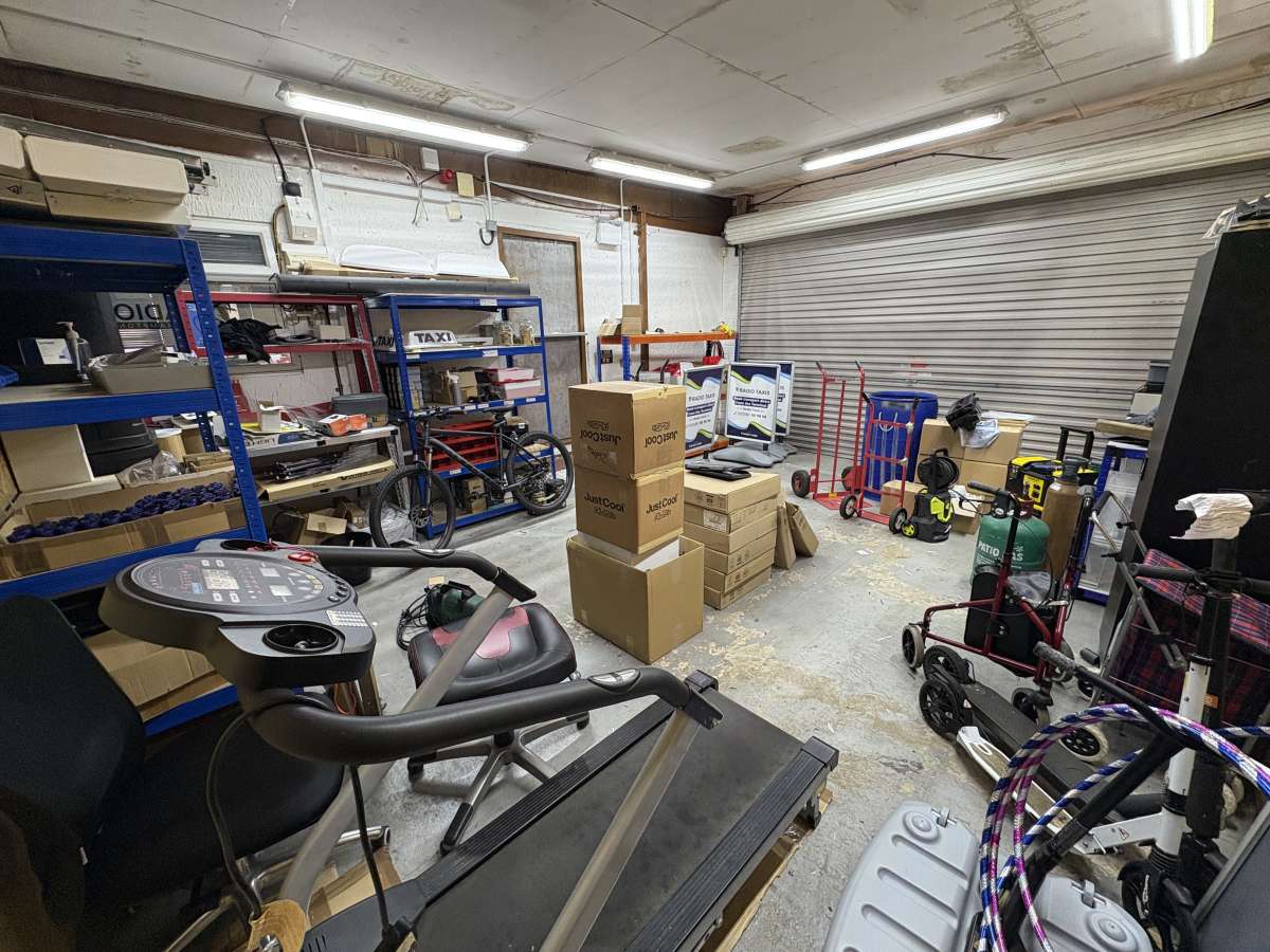 Industrial Unit in Southampton - photo 2