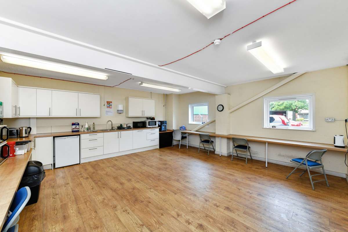 Industrial Unit in Nottingham - photo 4