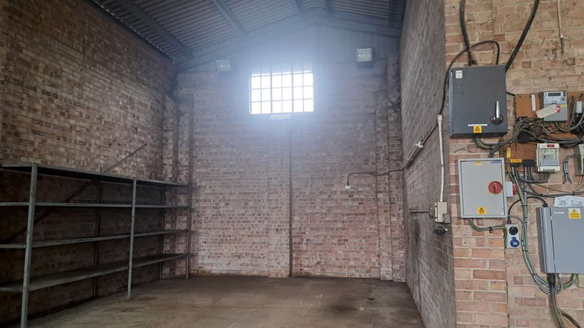 Industrial Unit in Little Staughton - photo 3