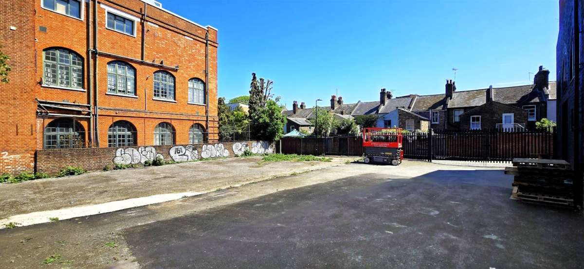 Industrial Unit in London